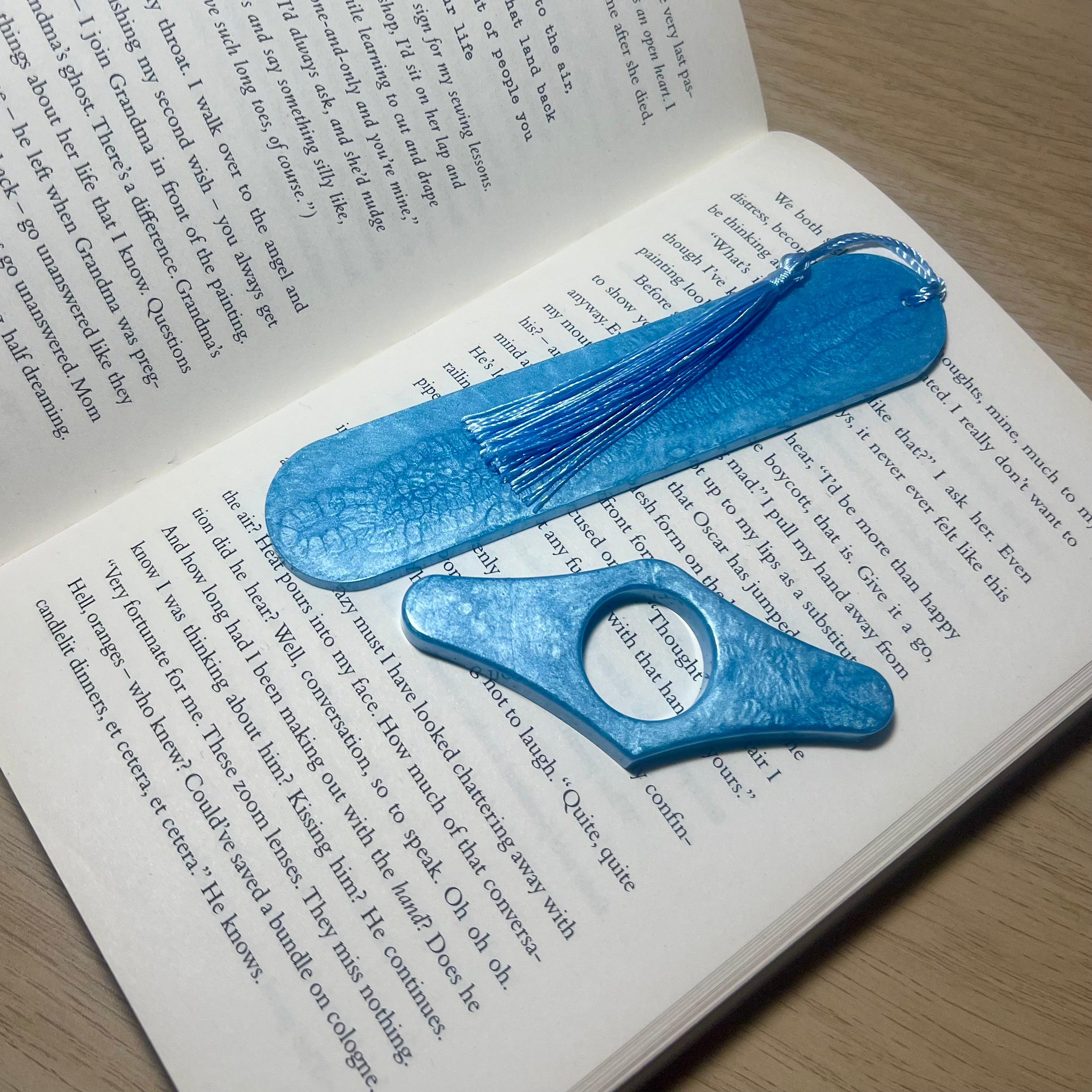 RESIN BOOKMARK & PAGE HOLDER (Select Your Colour)