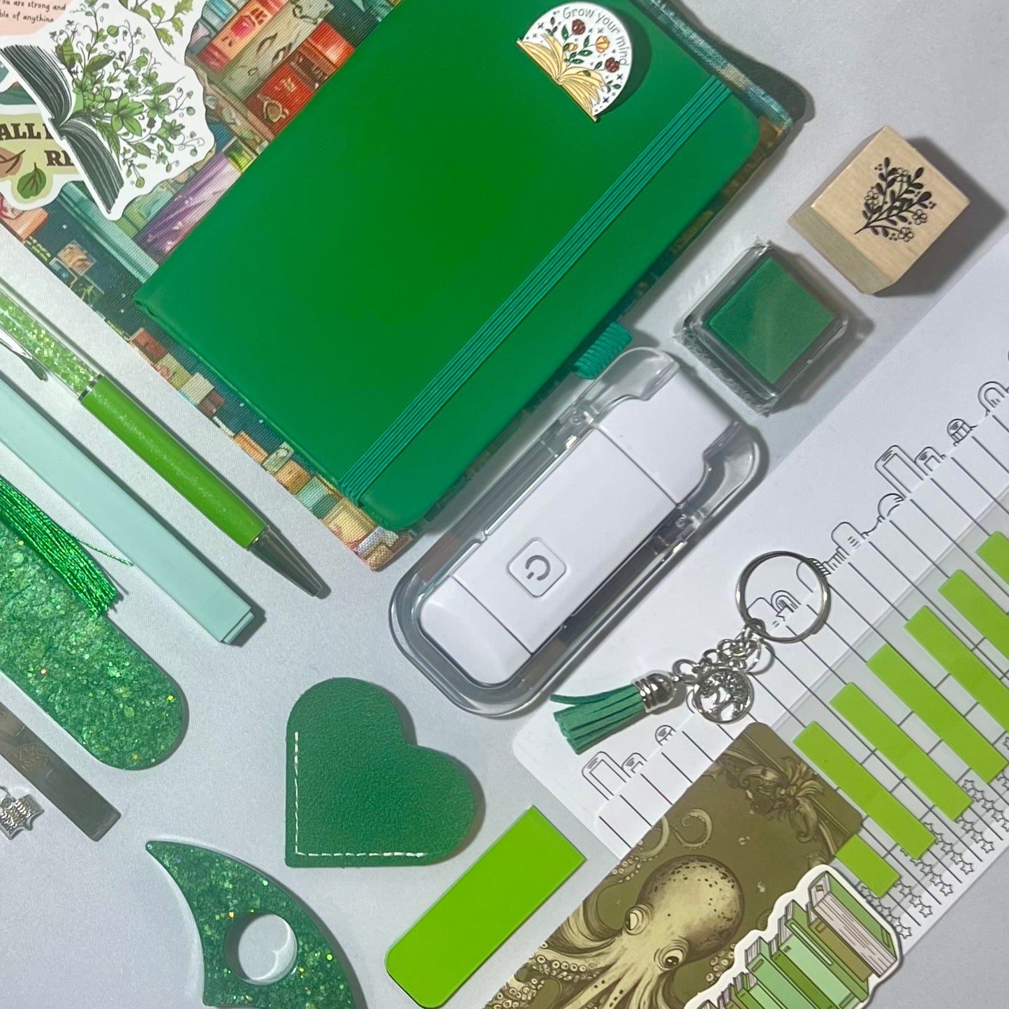 BEAUTIFULLY BOOKISH GREEN 💚 Book Lovers Bundle