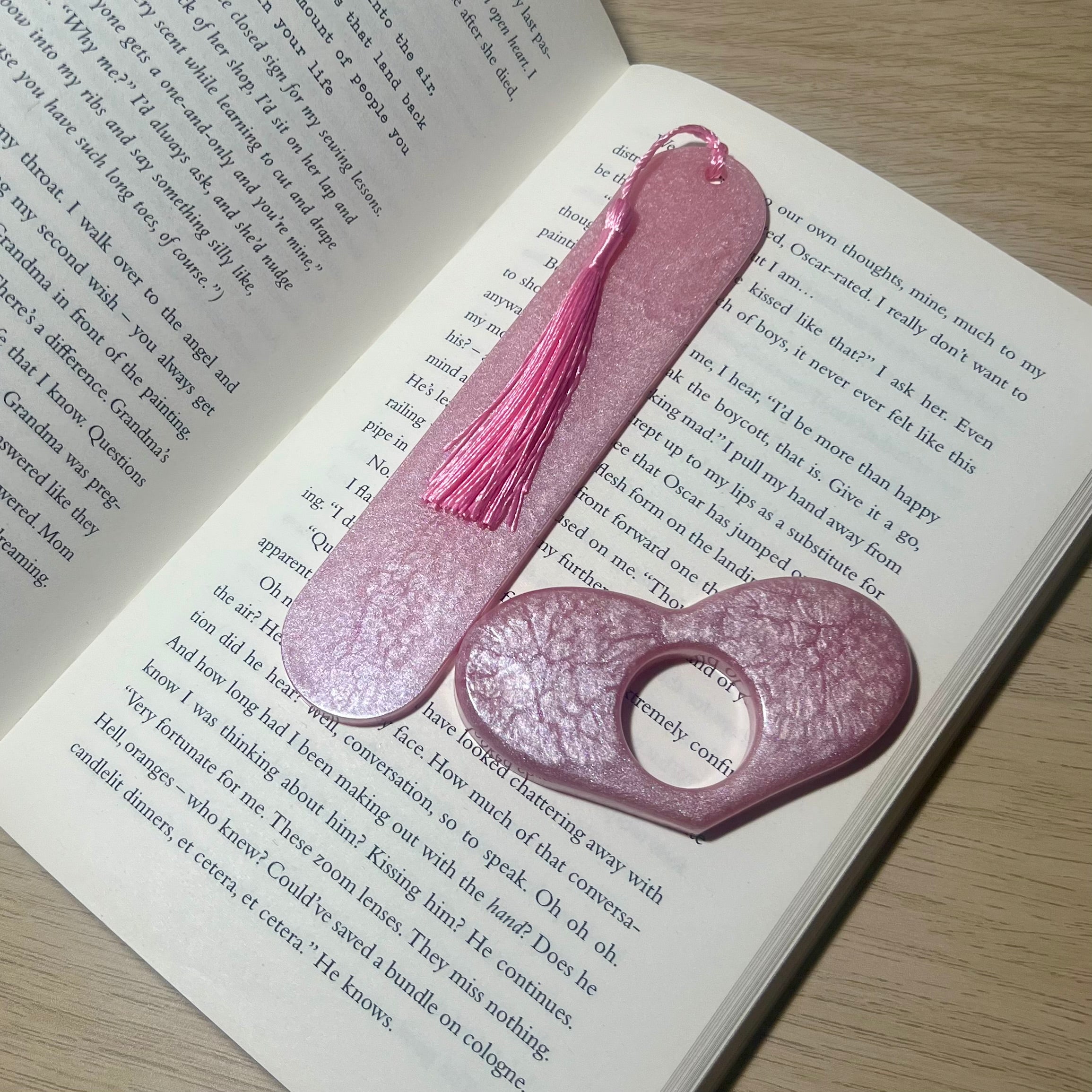 RESIN BOOKMARK & PAGE HOLDER (Select Your Colour)
